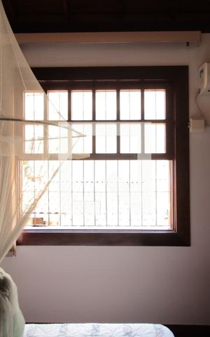 Casa à venda com 250m², 4 quartos e 2 vagasSuite