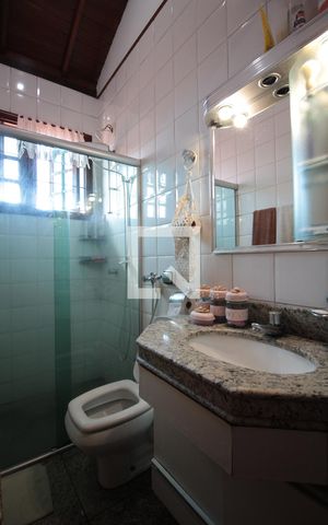 Casa à venda com 250m², 4 quartos e 2 vagasBanheiro da Suite