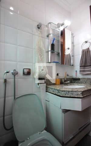 Casa à venda com 250m², 4 quartos e 2 vagasBanheiro Social
