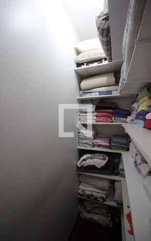 Casa à venda com 250m², 4 quartos e 2 vagasRoupeiro