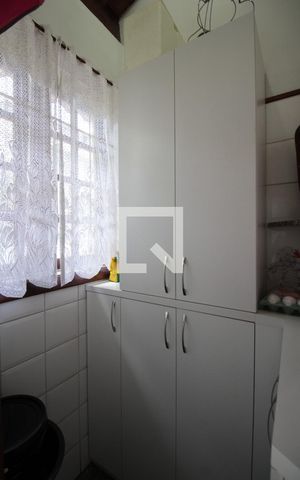 Casa à venda com 250m², 4 quartos e 2 vagasDespensa
