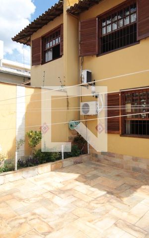 Casa à venda com 250m², 4 quartos e 2 vagasArea Externa