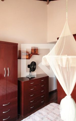 Casa à venda com 250m², 4 quartos e 2 vagasSuite