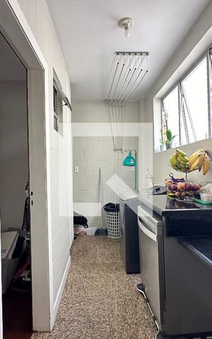 Apartamento à venda com 360m², 4 quartos e 2 vagas Apartamento à venda com 360m², 4 quartos e 2 vagasÁrea de Serviço