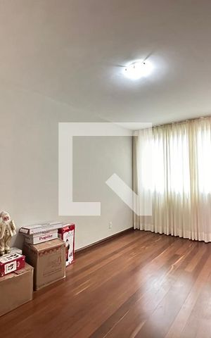 Apartamento à venda com 360m², 4 quartos e 2 vagas Apartamento à venda com 360m², 4 quartos e 2 vagasQuarto 4