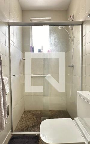 Apartamento à venda com 360m², 4 quartos e 2 vagas Apartamento à venda com 360m², 4 quartos e 2 vagasBanheiro 2