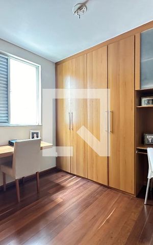 Apartamento à venda com 360m², 4 quartos e 2 vagas Apartamento à venda com 360m², 4 quartos e 2 vagasQuarto 1