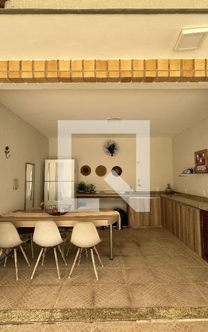 Apartamento à venda com 360m², 4 quartos e 2 vagas Apartamento à venda com 360m², 4 quartos e 2 vagasÁrea Externa