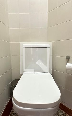 Apartamento à venda com 360m², 4 quartos e 2 vagas Apartamento à venda com 360m², 4 quartos e 2 vagasLavabo