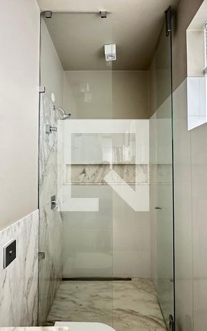 Apartamento à venda com 350m², 4 quartos e 4 vagas Apartamento à venda com 350m², 4 quartos e 4 vagasBanheiro 3