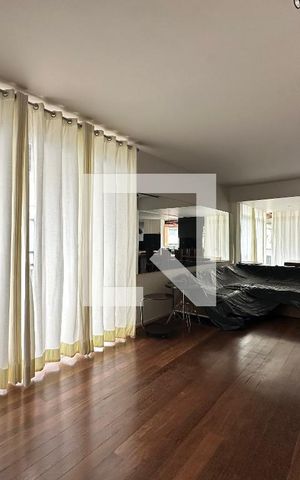 Apartamento à venda com 350m², 4 quartos e 4 vagas Apartamento à venda com 350m², 4 quartos e 4 vagasSala
