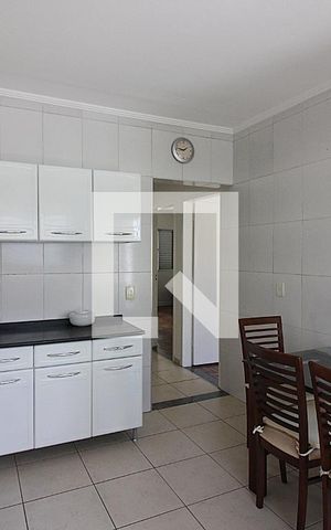 Casa à venda com 261m², 4 quartos e 2 vagasCozinha