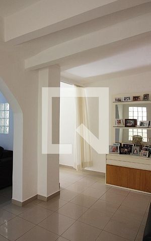 Casa à venda com 261m², 4 quartos e 2 vagasSala Casa 2 