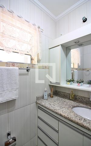 Casa à venda com 261m², 4 quartos e 2 vagasBanheiro Social Casa 2 