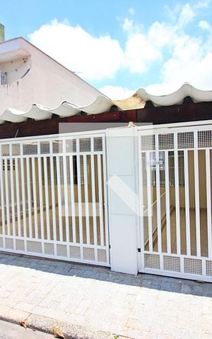Casa à venda com 261m², 4 quartos e 2 vagasFachada 