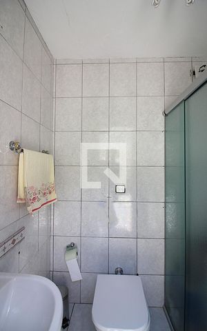 Casa à venda com 261m², 4 quartos e 2 vagasBanheiro de serviço