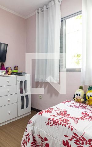 Casa à venda com 252m², 3 quartos e 3 vagas Casa à venda com 252m², 3 quartos e 3 vagasQuarto 2