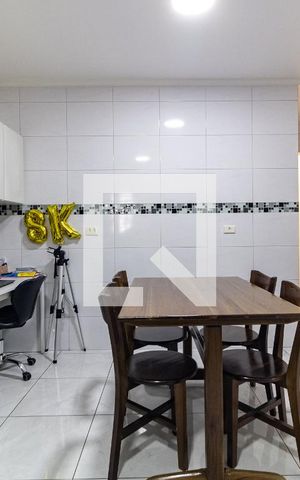 Casa à venda com 252m², 3 quartos e 3 vagas Casa à venda com 252m², 3 quartos e 3 vagasCozinha