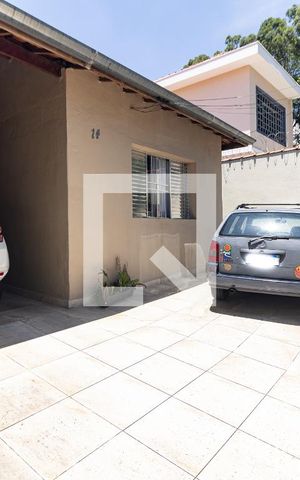 Casa à venda com 252m², 3 quartos e 3 vagas Casa à venda com 252m², 3 quartos e 3 vagasGaragem