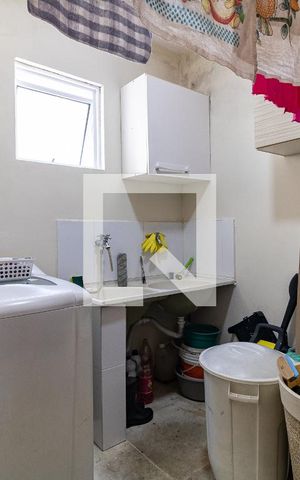 Casa à venda com 252m², 3 quartos e 3 vagas Casa à venda com 252m², 3 quartos e 3 vagasLavanderia