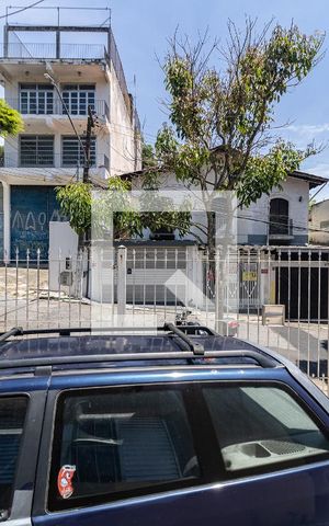 Casa à venda com 252m², 3 quartos e 3 vagas Casa à venda com 252m², 3 quartos e 3 vagasVista do Quarto 1