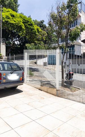 Casa à venda com 252m², 3 quartos e 3 vagas Casa à venda com 252m², 3 quartos e 3 vagasGaragem