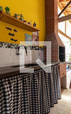 Casa à venda com 252m², 3 quartos e 3 vagas Casa à venda com 252m², 3 quartos e 3 vagasÁrea Gourmet