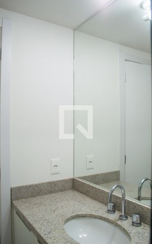 Apartamento para alugar com 27m², 1 quarto e 1 vaga Apartamento para alugar com 27m², 1 quarto e 1 vagaBanheiro