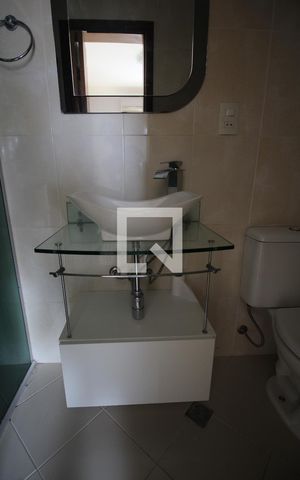 Apartamento à venda com 83m², 3 quartos e 2 vagasBanheiro da Suíte 1