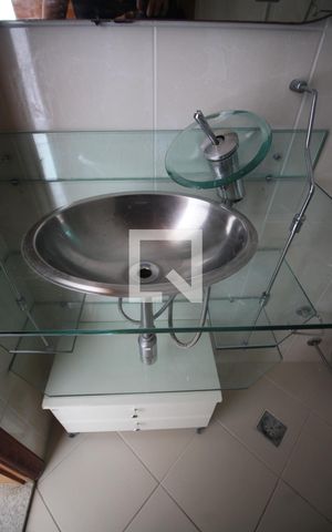 Apartamento à venda com 83m², 3 quartos e 2 vagasBanheiro