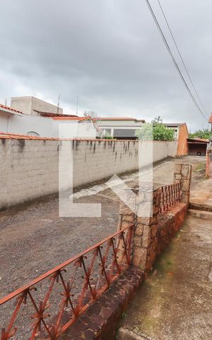 Casa à venda com 200m², 2 quartos e 1 vaga Casa à venda com 200m², 2 quartos e 1 vagaQuintal