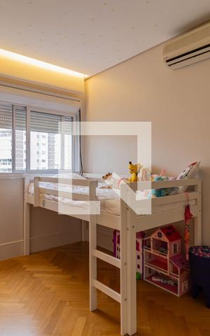Apartamento à venda com 235m², 4 quartos e 4 vagas Apartamento à venda com 235m², 4 quartos e 4 vagasSuíte 3