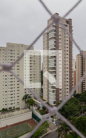 Apartamento à venda com 235m², 4 quartos e 4 vagas Apartamento à venda com 235m², 4 quartos e 4 vagasVista da Suíte 3