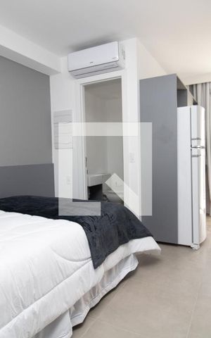 Studio à venda com 21m², 1 quarto e sem vaga Studio à venda com 21m², 1 quarto e sem vagaQuarto, panorâmica