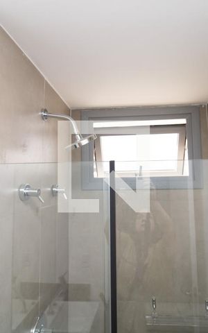 Studio à venda com 21m², 1 quarto e sem vaga Studio à venda com 21m², 1 quarto e sem vagaBanheiro, box e chuveiro