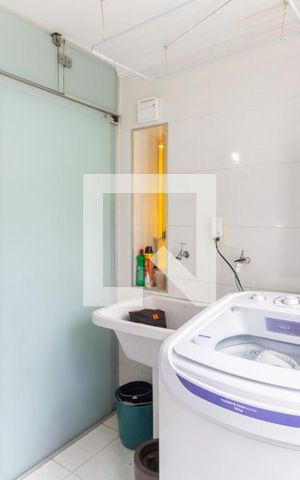 Apartamento à venda com 85m², 2 quartos e 1 vaga Apartamento à venda com 85m², 2 quartos e 1 vagaLavanderia