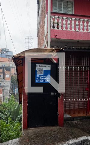 Casa à venda com 50m², 1 quarto e sem vaga Casa à venda com 50m², 1 quarto e sem vagaFachada com Plaquinha