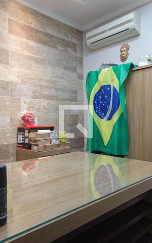 Casa de condomínio à venda com 480m², 5 quartos e 6 vagasEscritório