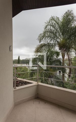 Casa de condomínio à venda com 480m², 5 quartos e 6 vagasVaranda da Suíte 3