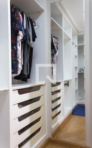 Casa de condomínio à venda com 480m², 5 quartos e 6 vagasCloset da Suíte 3