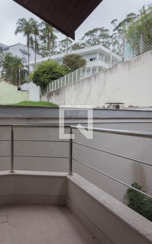 Casa de condomínio à venda com 480m², 5 quartos e 6 vagasVaranda da Suíte 2