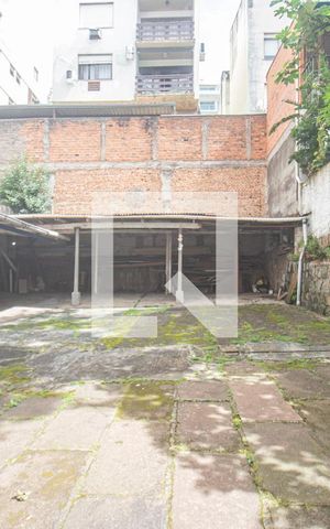 Casa para alugar com 150m², 3 quartos e 1 vaga Casa para alugar com 150m², 3 quartos e 1 vagaPátio