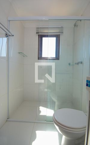 Casa de condomínio para alugar com 450m², 5 quartos e 5 vagas Casa de condomínio para alugar com 450m², 5 quartos e 5 vagasBanheiro da Suíte 4