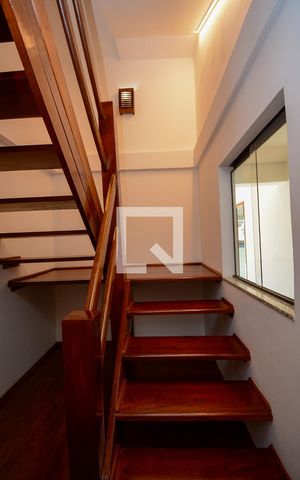 Casa de condomínio para alugar com 450m², 5 quartos e 5 vagas Casa de condomínio para alugar com 450m², 5 quartos e 5 vagasAcesso andar de baixo