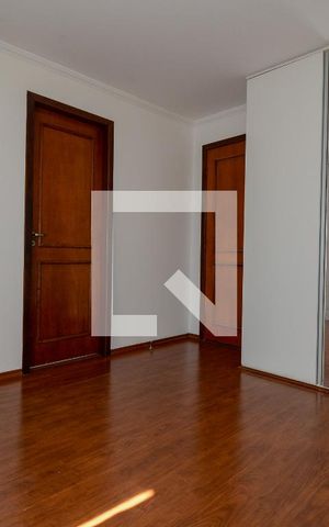 Casa de condomínio para alugar com 450m², 5 quartos e 5 vagas Casa de condomínio para alugar com 450m², 5 quartos e 5 vagasSuite 4