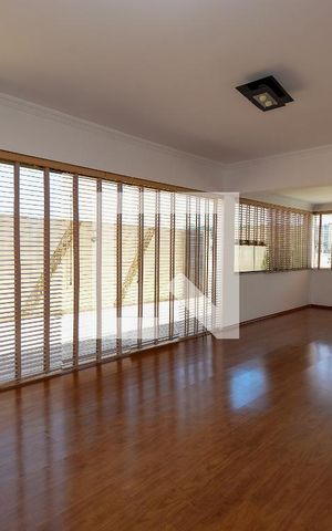 Casa de condomínio para alugar com 450m², 5 quartos e 5 vagas Casa de condomínio para alugar com 450m², 5 quartos e 5 vagasÁrea comum Salão de Festas