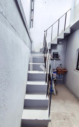 Casa para alugar com 80m², 2 quartos e sem vaga Casa para alugar com 80m², 2 quartos e sem vagaEscada