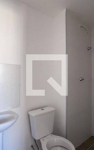 Studio à venda com 33m², 2 quartos e sem vaga Studio à venda com 33m², 2 quartos e sem vagaBanheiro
