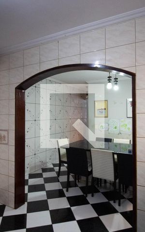 Casa à venda com 250m², 3 quartos e sem vaga Casa à venda com 250m², 3 quartos e sem vagaCozinha