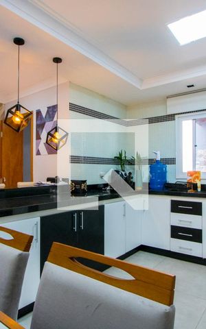 Casa à venda com 160m², 3 quartos e 2 vagas Casa à venda com 160m², 3 quartos e 2 vagasCozinha
